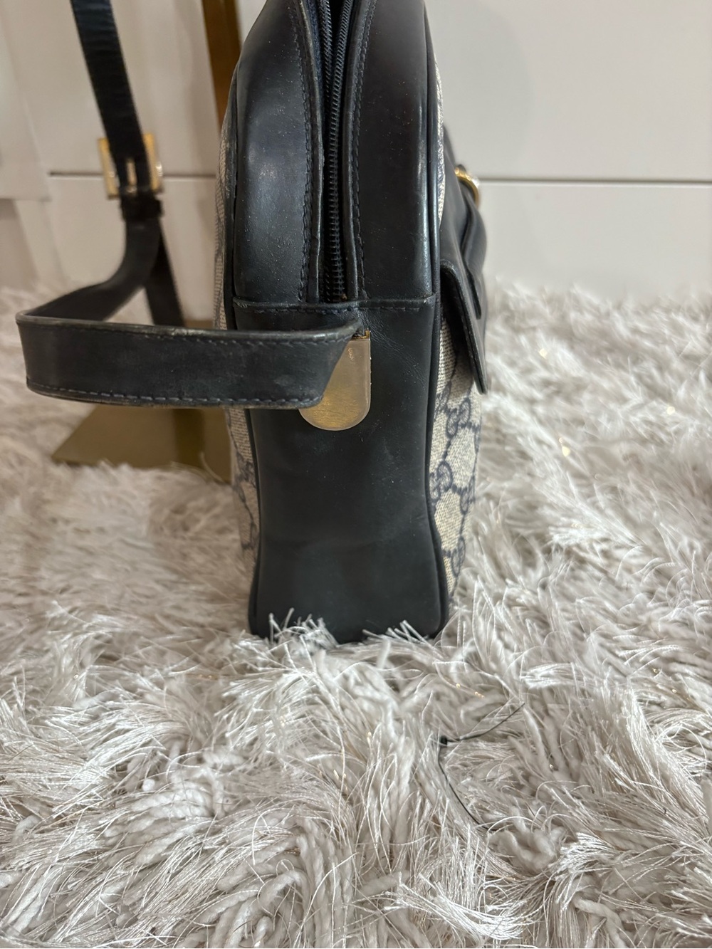 Vintage Gucci GG Supreme Crossbody in Beige and Black Leather - Picture 5 of 13